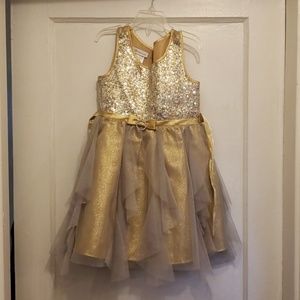 Beautiful girls dress. Worn 1x